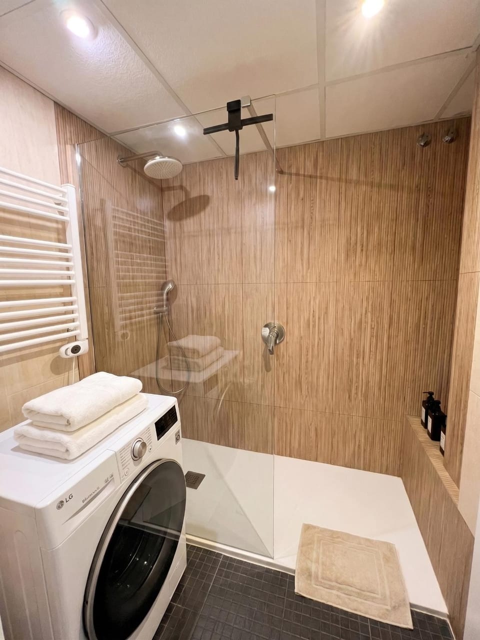 Shower, Bathroom, towels, washing machine, dryer