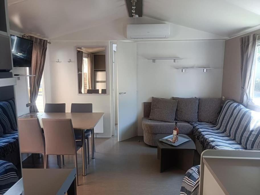 Mobil-Home FO 30 à Vias - La Carabasse - Camping Siblu avec piscine payante House in Vias