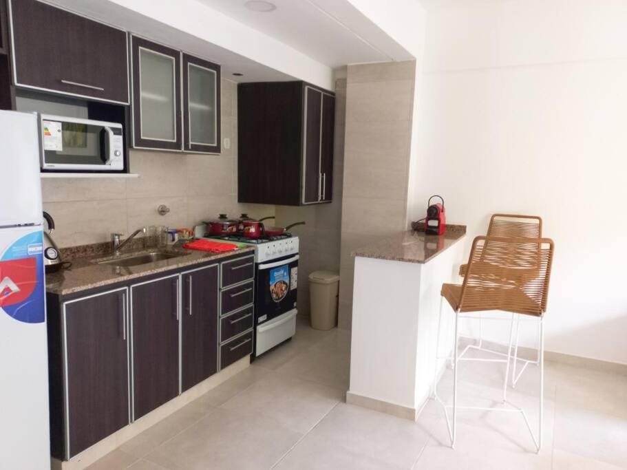 Kitchen or kitchenette, Dining area, minibar, pet friendly, stove