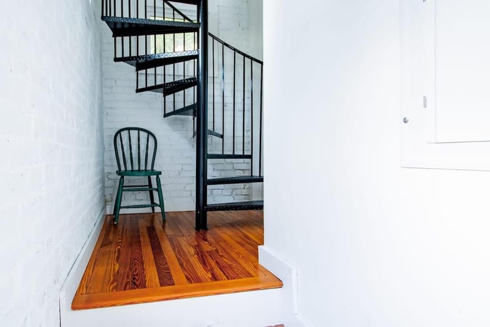 Adorable Studio Space in Private Carriage House Apartment in District of Columbia