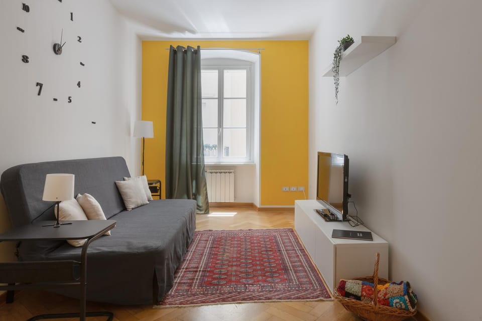 Communal lounge/ TV room, TV and multimedia, Living room, Seating area, Evening entertainment
