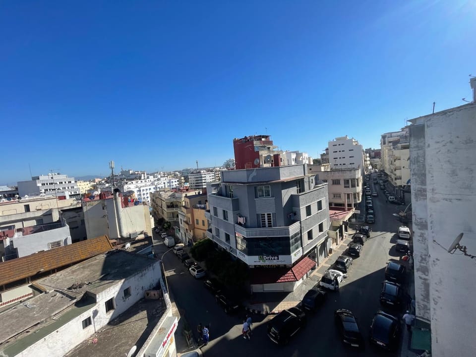 Appartement à boulevard city centre avec terrasse Apartment in Tangier