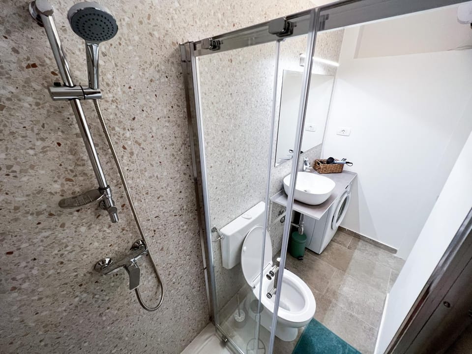 Shower, Toilet, Bathroom