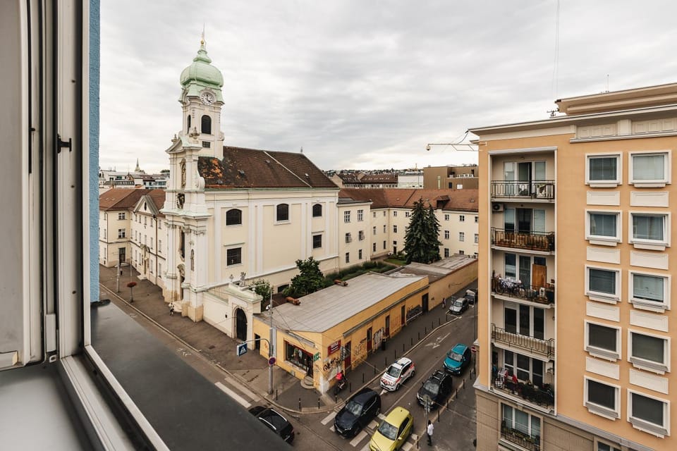 Property building, Day, Neighbourhood, Bird's eye view, City view, Street view, Location