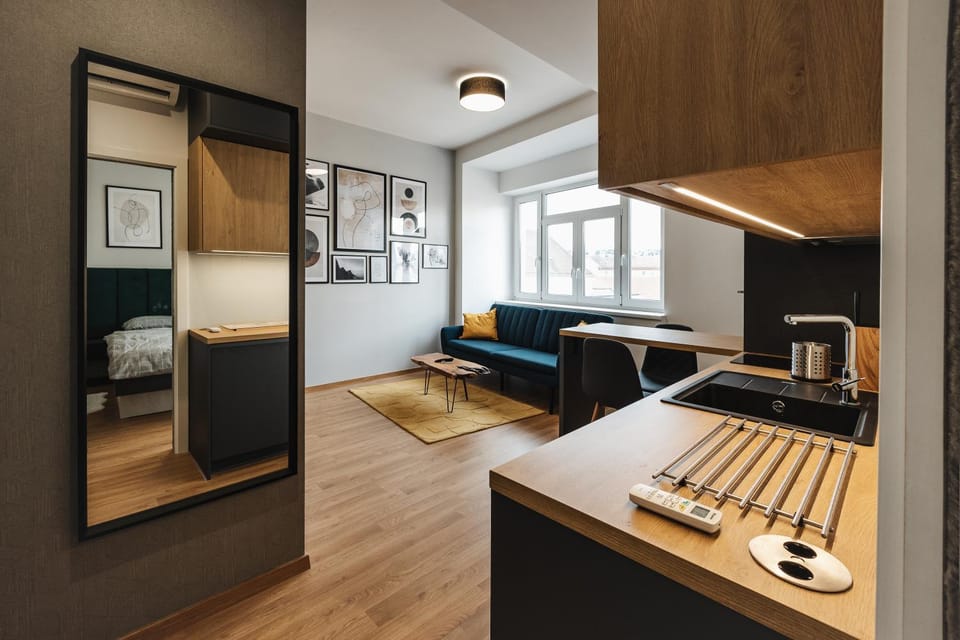 Kitchen or kitchenette, Living room