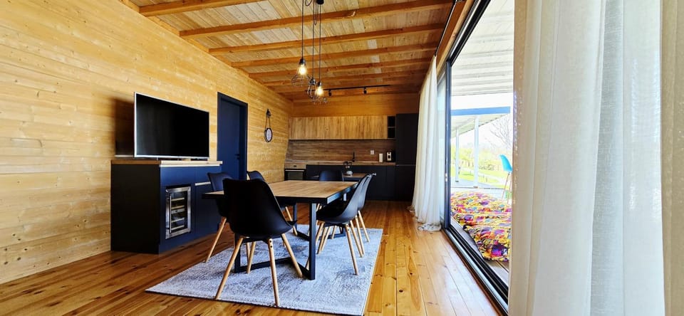 Communal lounge/ TV room, Kitchen or kitchenette