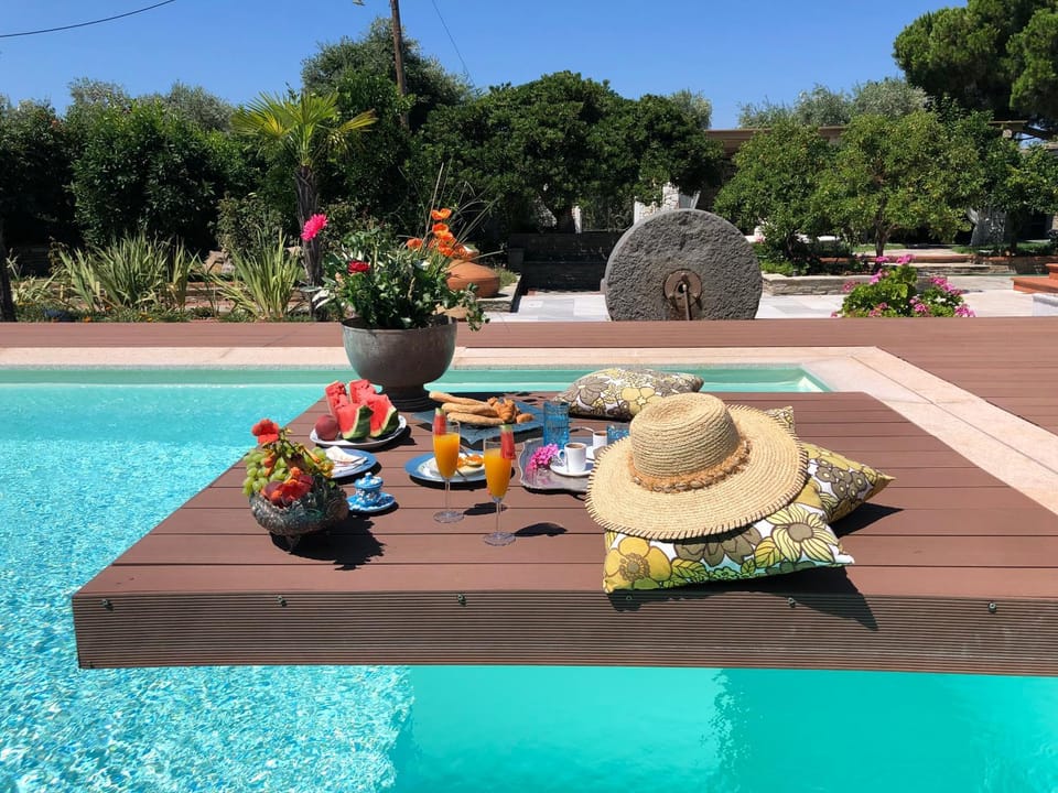 Swimming pool, sunbed