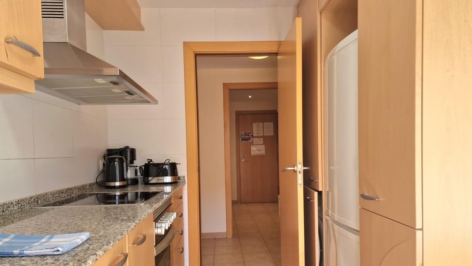 Kitchen or kitchenette, pet friendly, stove