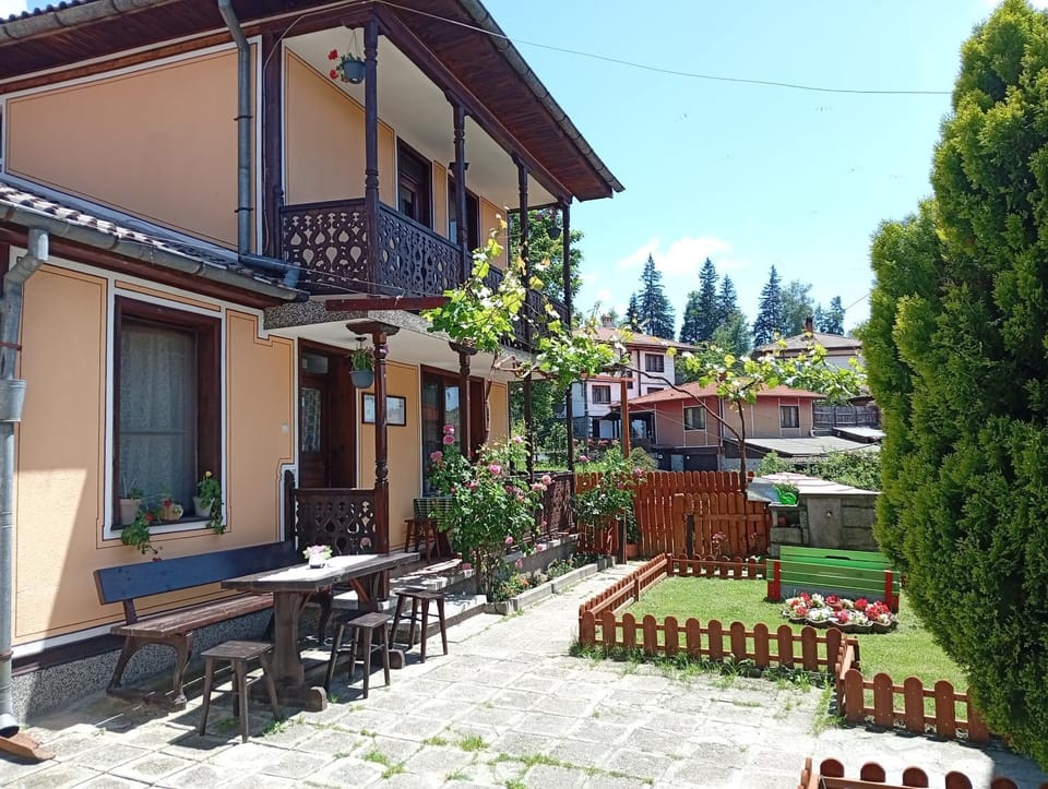Guest Rooms Dona Bed and Breakfast in Plovdiv Province