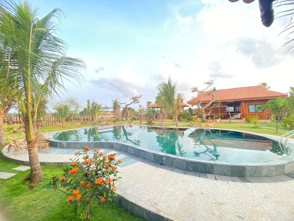 BlackPink Homestay Hồ Tràm Apartment in Bình Thuận Province