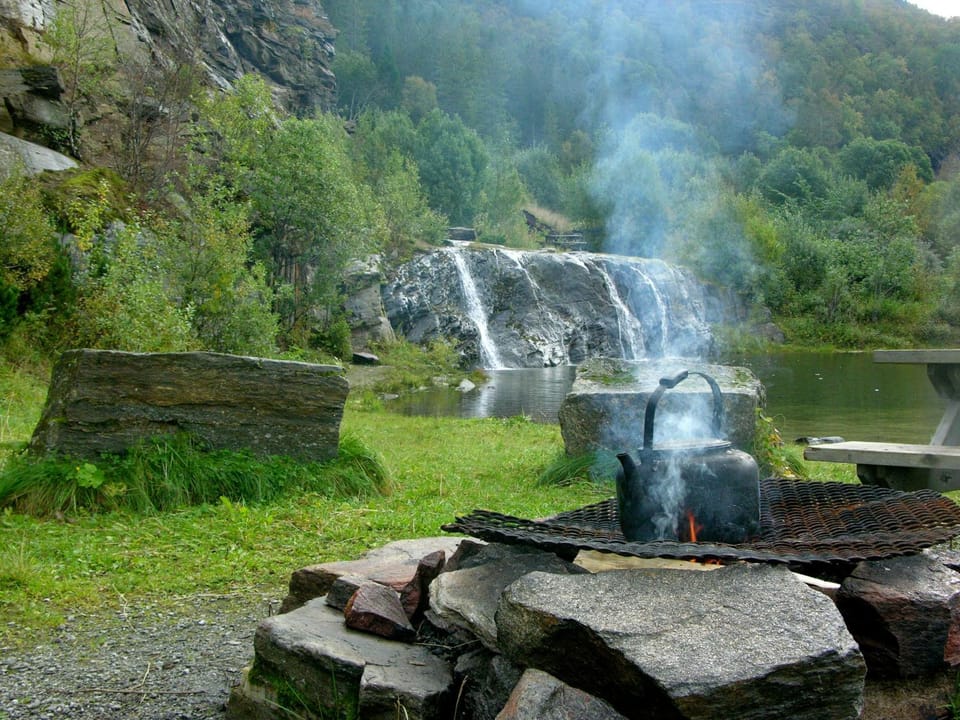 Hiking, Area and facilities