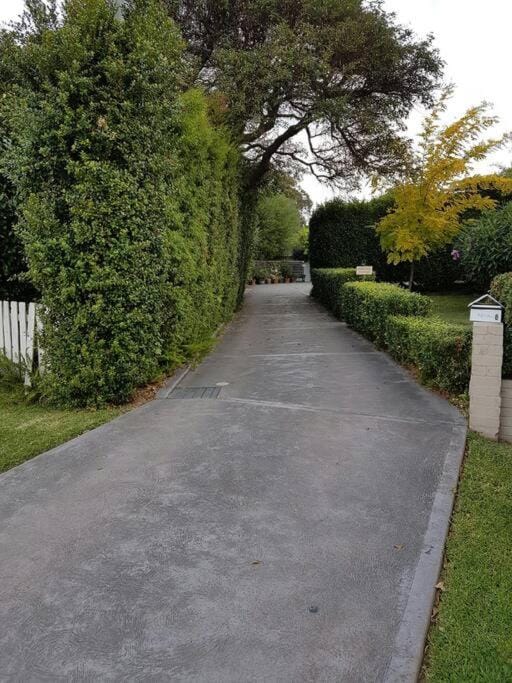 Dolphin Cottage Garden Studio Apartment in Huskisson