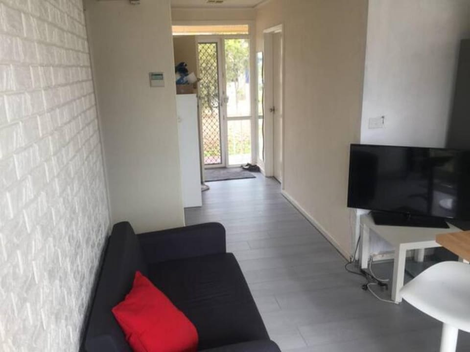 Dana-Private Room in a Shared House-Close to City & ANU-2 Vacation rental in Canberra