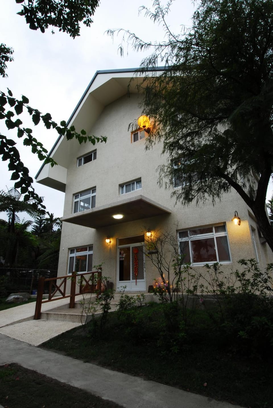 Facade/entrance