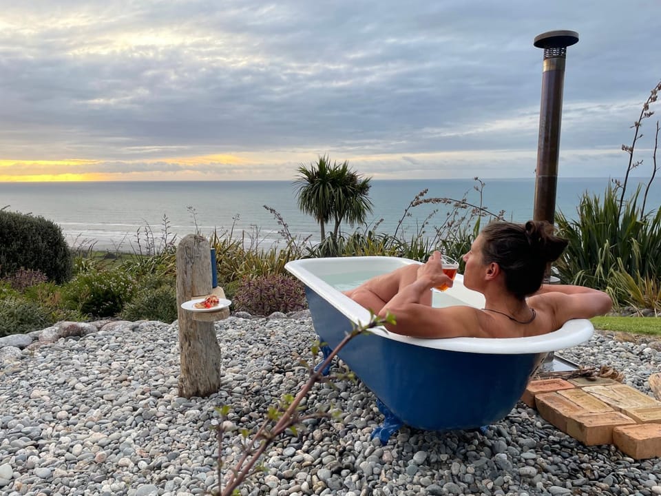 Hot Tub, Hot Tub