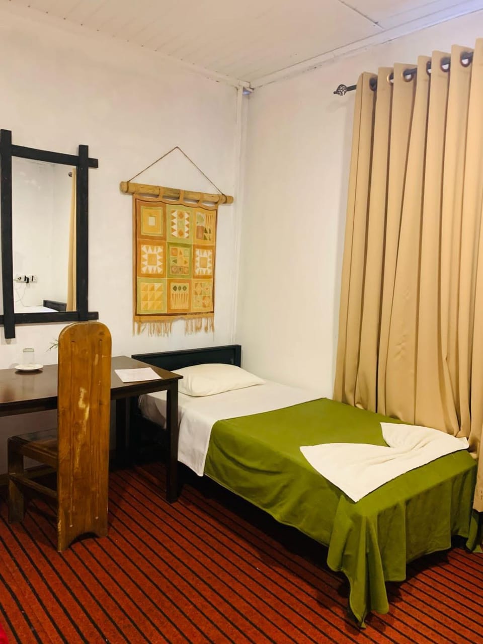 SHADOW MASK BUNGALOW Bed and Breakfast in Uva Province, Sri Lanka