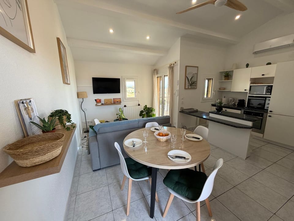 TV and multimedia, Kitchen or kitchenette