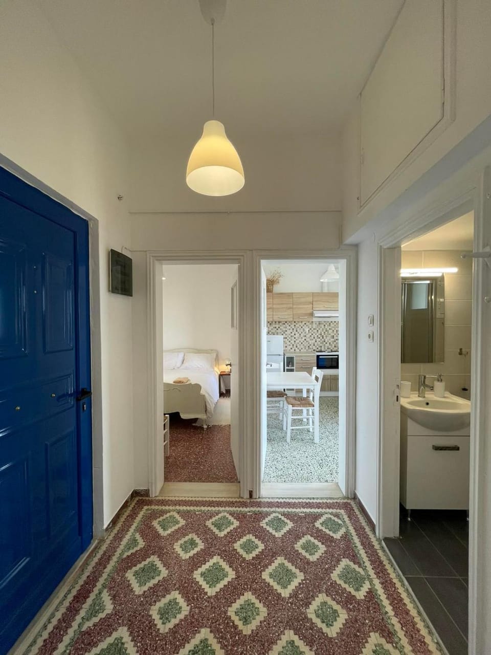 Kitchen or kitchenette, Photo of the whole room, Seating area, Bedroom