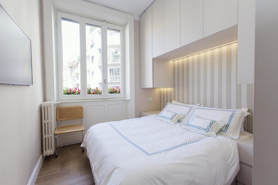 Bed, TV and multimedia, Bedroom, wardrobe