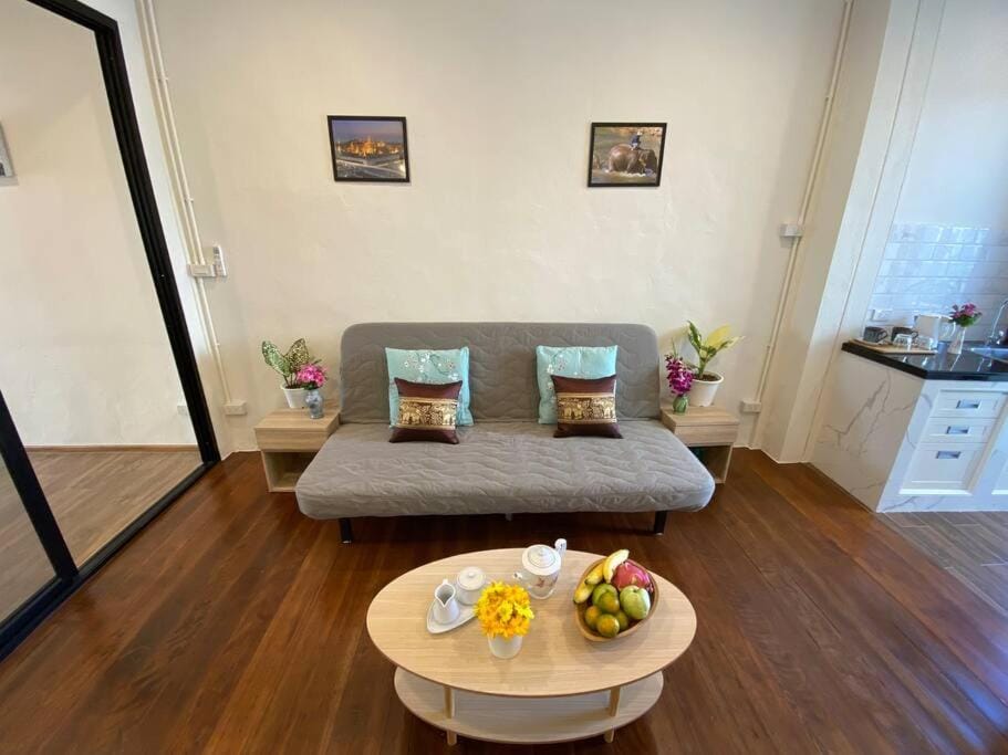 1 min walk to BTS, 3 Bed 3 Bath, Entire House Apartment in Bangkok