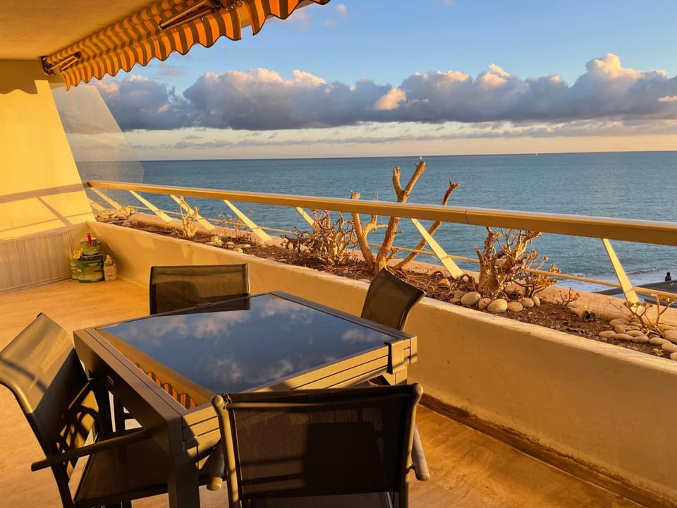 Patio, Sea view
