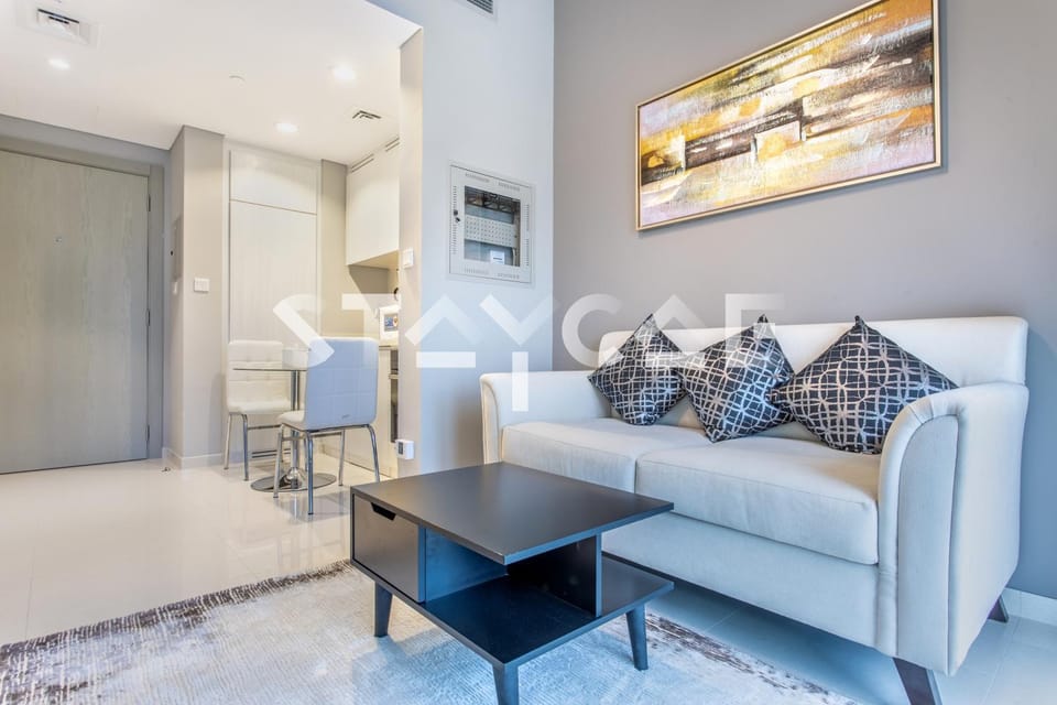 Living room, Seating area, Dining area, air conditioner