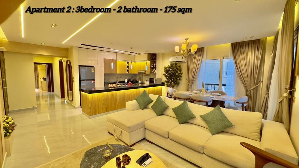 Communal lounge/ TV room, Living room, Seating area, Dining area, Evening entertainment