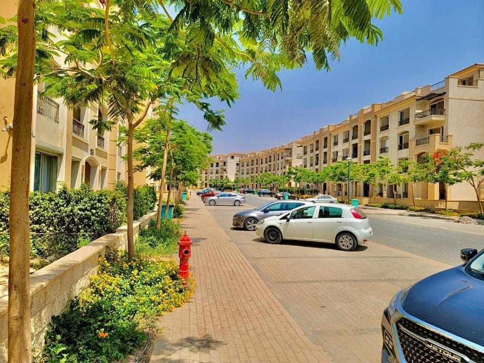 Property building, Street view, Location, Parking