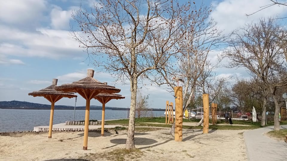 Nearby landmark, Beach