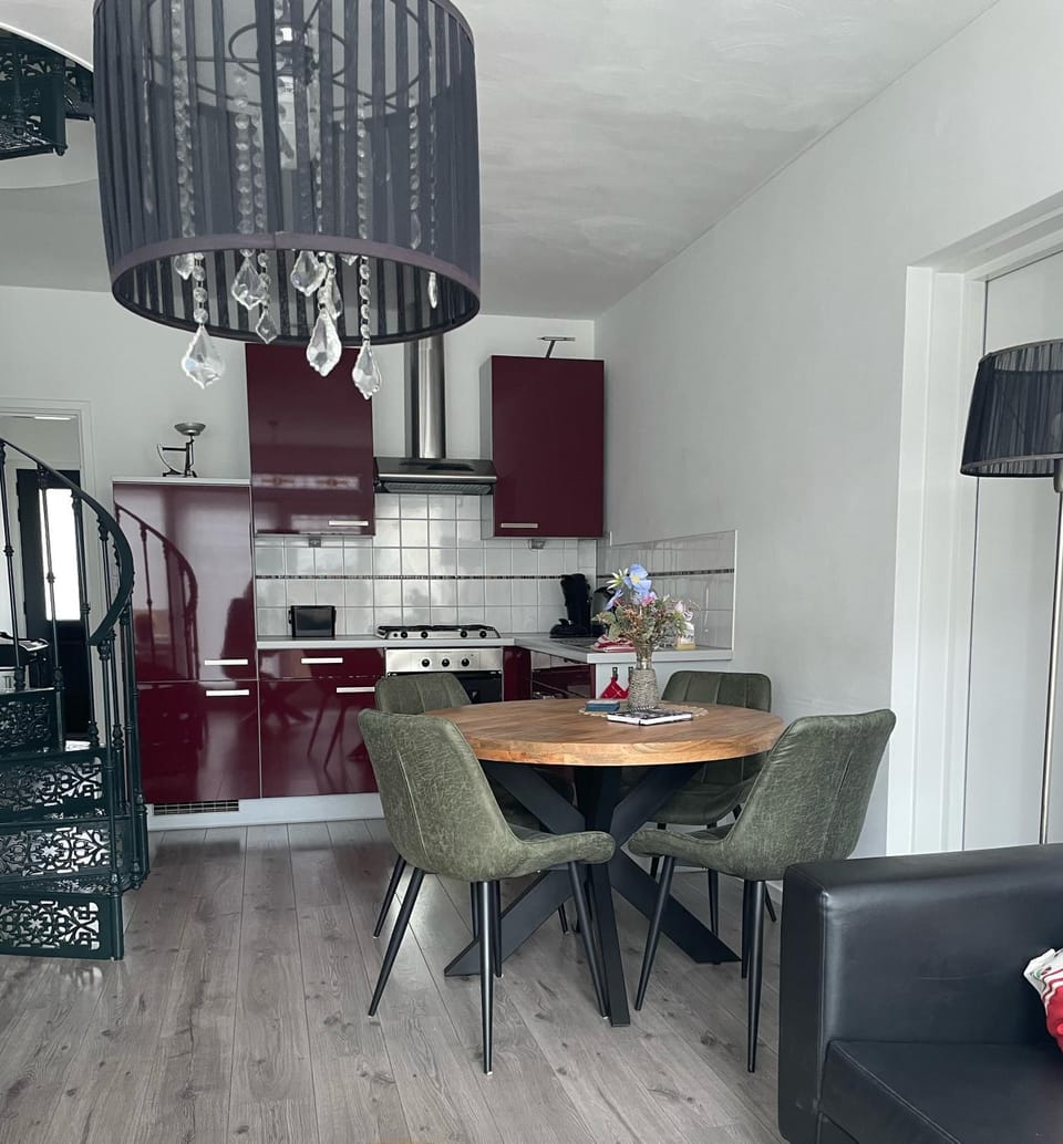 Kitchen or kitchenette, Living room, Dining area, oven, stove