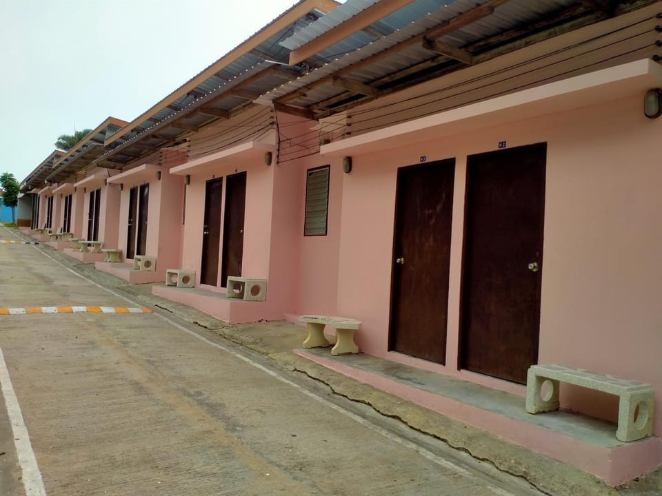 หาดริ้นเกสท์เฮาส์ Chalet in Ban Tai