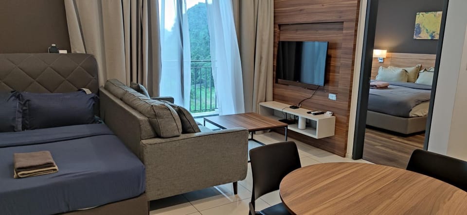 Bed, Balcony/Terrace, Seating area, Entertainment, fireplace, locker, air conditioner