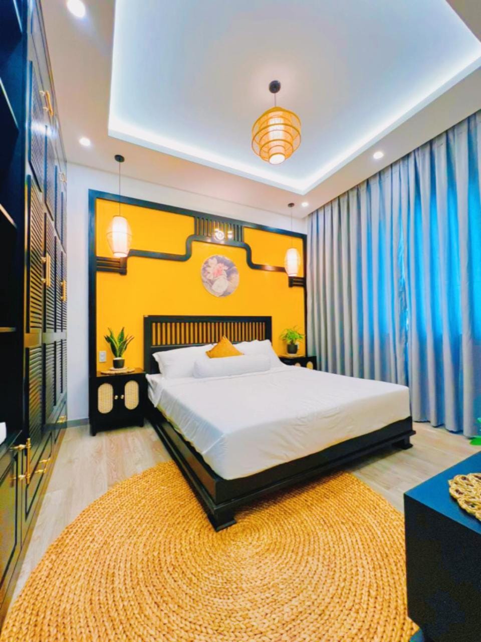 Bed, TV and multimedia, Photo of the whole room, Bedroom