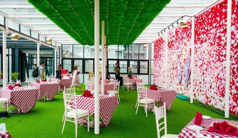 Restaurant/places to eat, Garden, Garden view