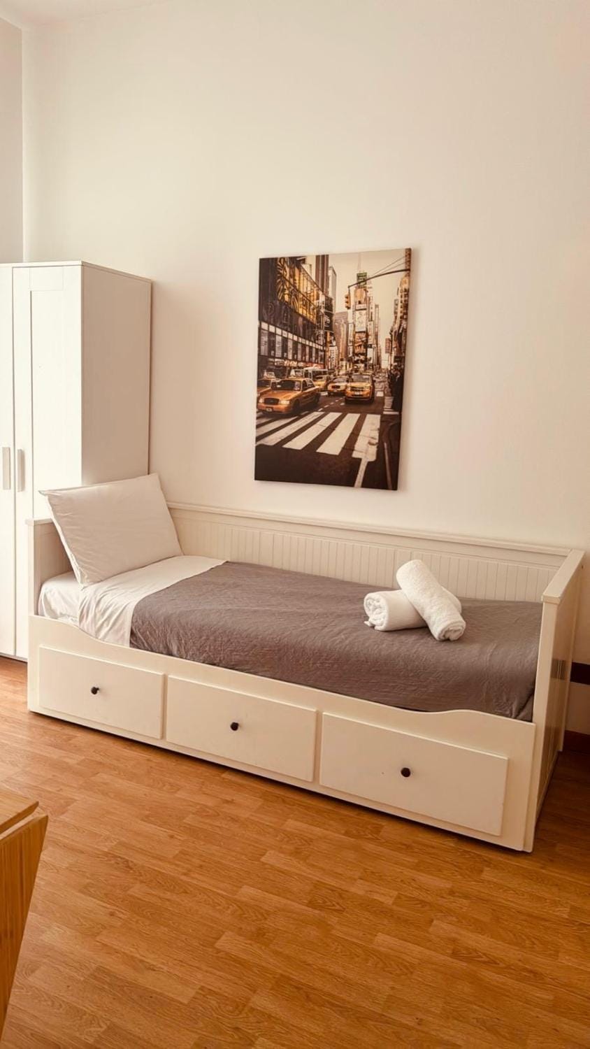 Bilocale al Nolo, metropolitana MM1 Pasteur (P3) Apartment in Milan