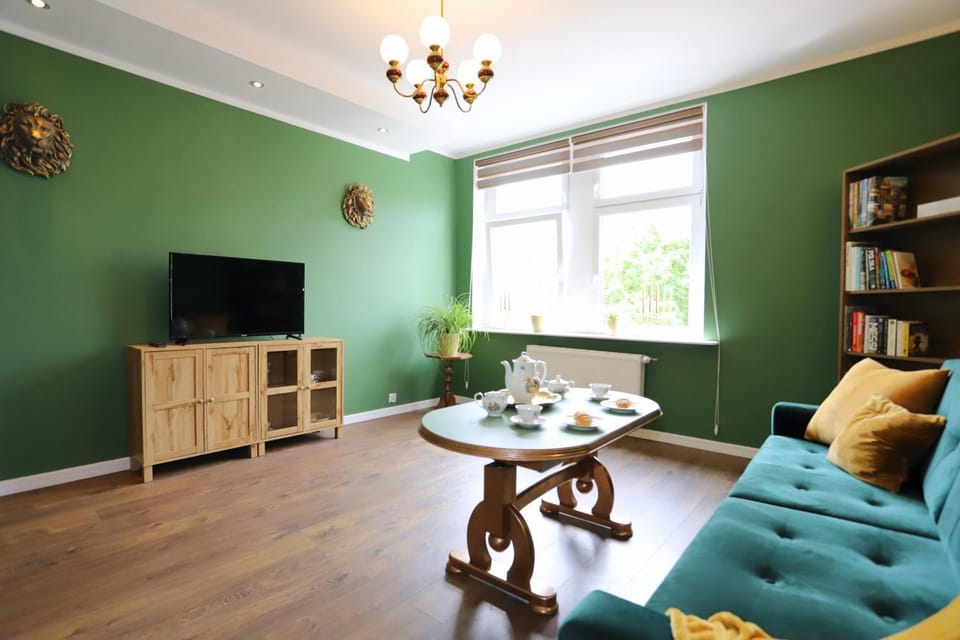 Library, TV and multimedia, Living room, Seating area, Evening entertainment