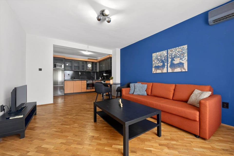 Top Center Artistic Nest Apartment in Varna