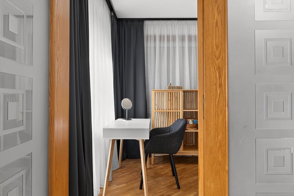 Top Center Artistic Nest Apartment in Varna