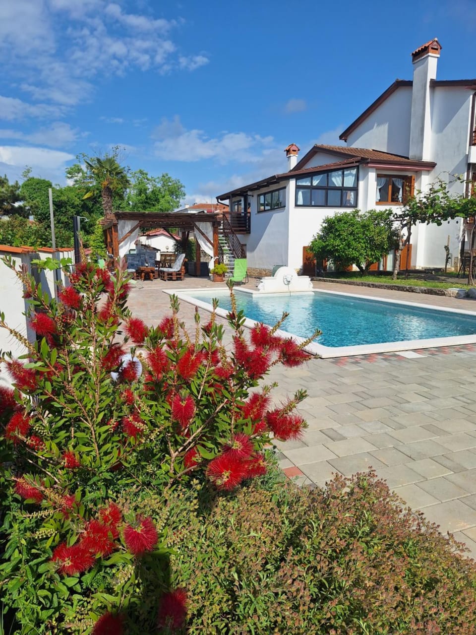 Property building, Balcony/Terrace, Swimming pool