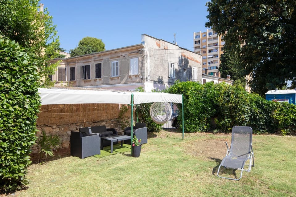 Garden, Garden view, sunbed