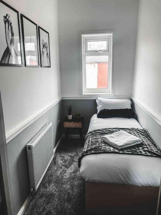 Comfortable Home In Bolton House in England