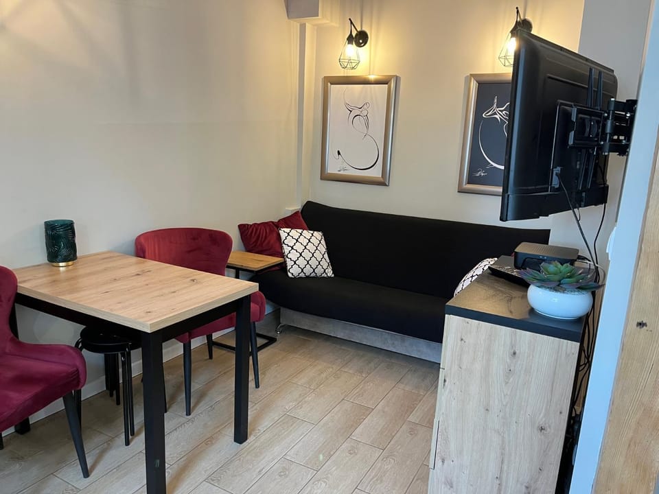 TV and multimedia, Living room, Seating area