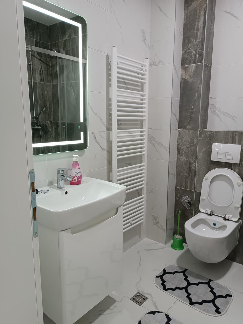 Bulevar C4 Apartment in Sarajevo