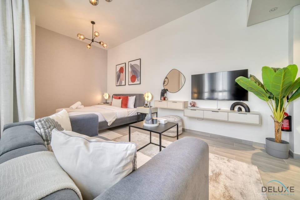 Bed, TV and multimedia, Living room, Bedroom