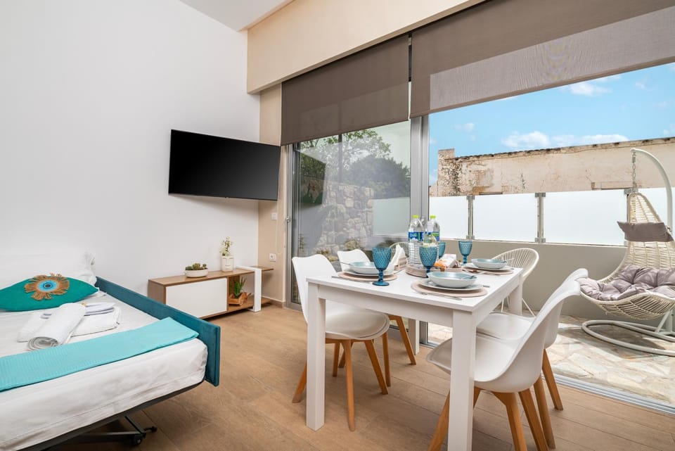 Hyacinthus Executive Suite 5 Min to BEACH Apartment in Kos
