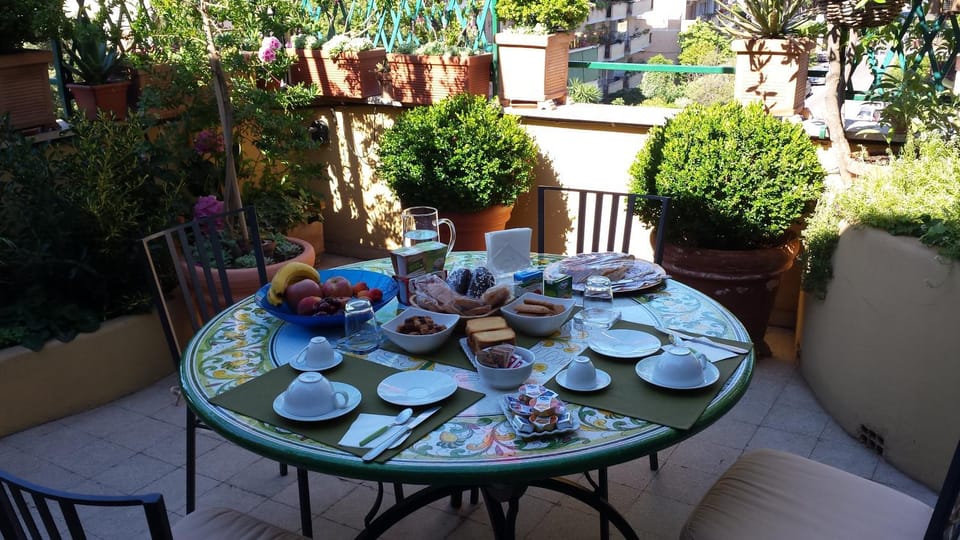 Property building, Breakfast