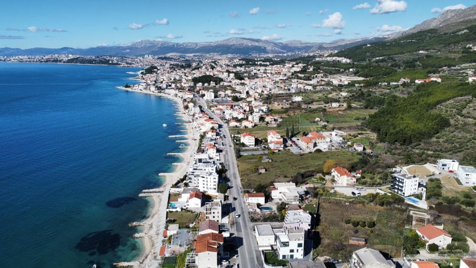 City view, Mountain view, Sea view