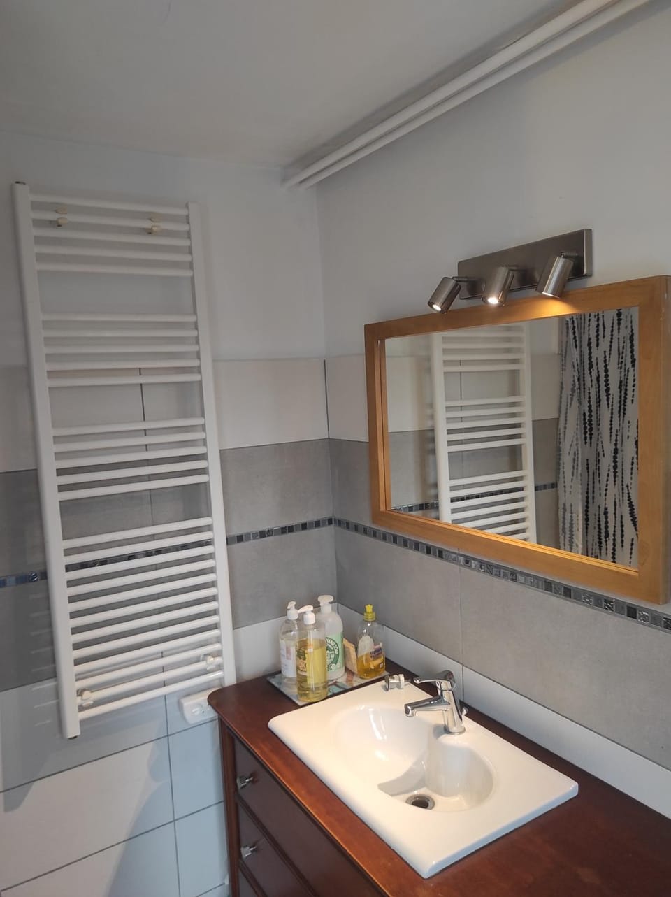Chambre entrée indépendante Vacation rental in Occitanie