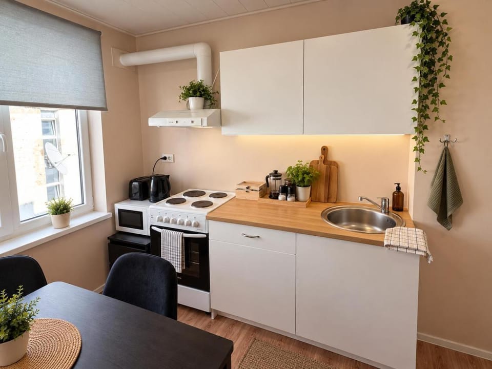 Apartment 8 - Bright 2BR Apartment, Near Centre, Airport Access Apartment in Tallinn
