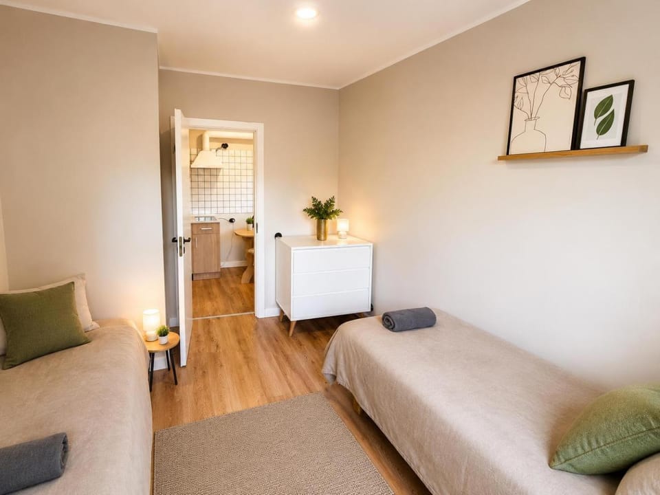 Apartment 8 - Bright 2BR Apartment, Near Centre, Airport Access Apartment in Tallinn